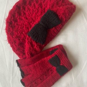 Matching beret and fingerless gloves